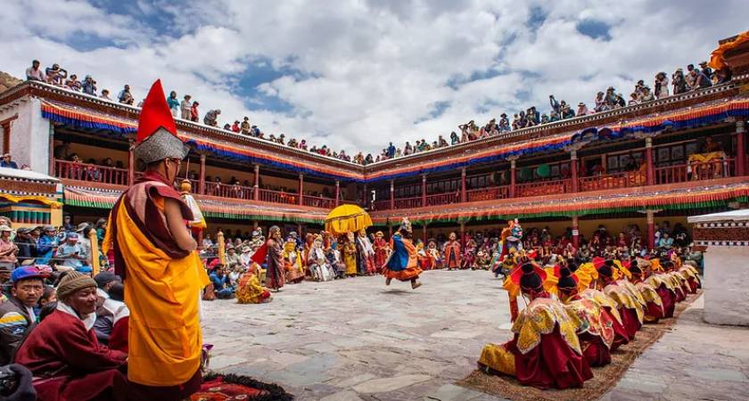 Ladakh_Exploring_Festival_Landscape_image